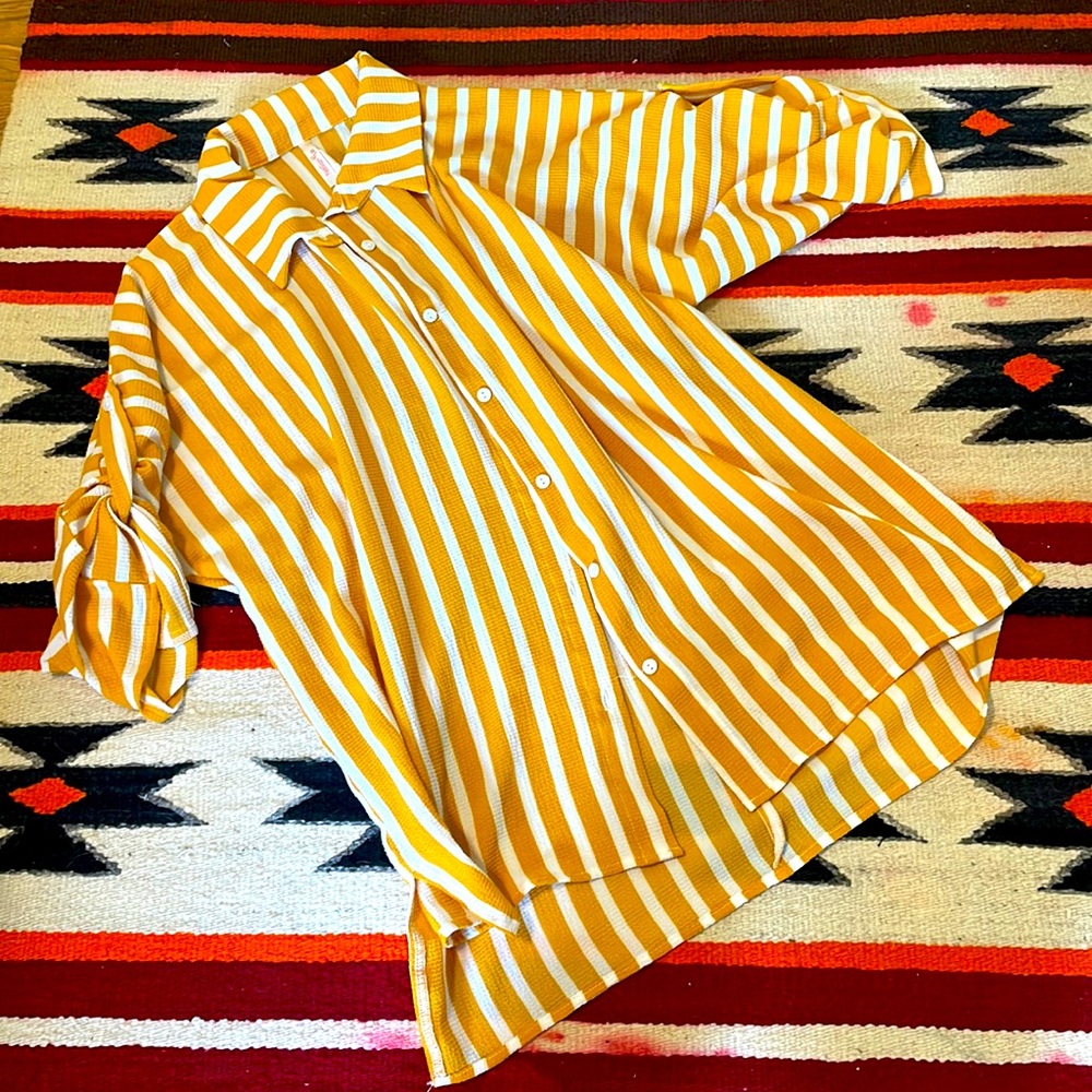Light button up sleeve top